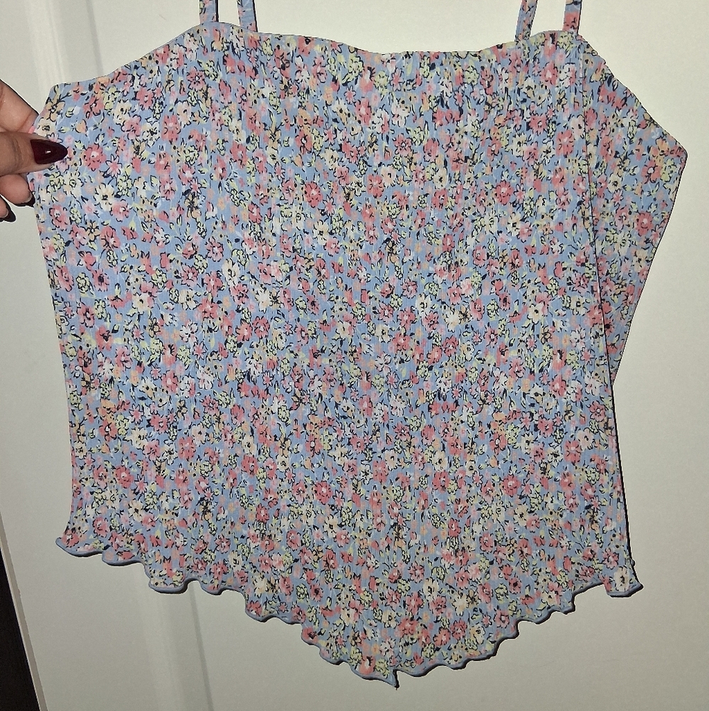 Forever Floral Top - Picture 2 of 6